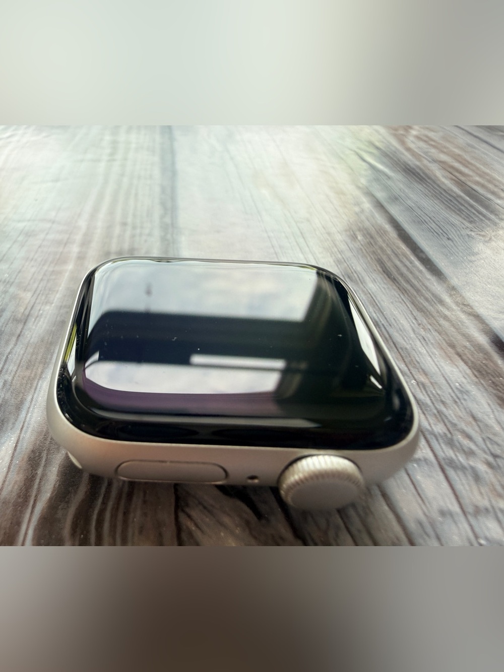 Apple Watch SE 40mm, silver aluminum case, abyss blue sport band - Picture 5 of 9